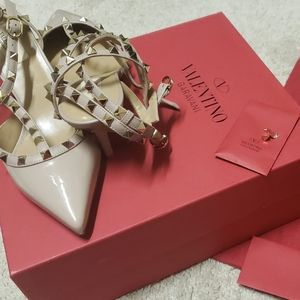 Nude Valentino Rockstuds